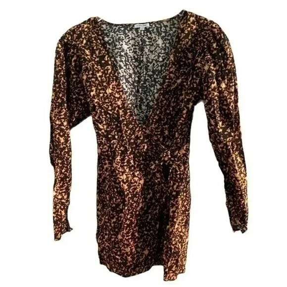 WEWOREWHAT BLANCA PRINTED WRAP MINI DRESS B752 - Picture 5 of 7